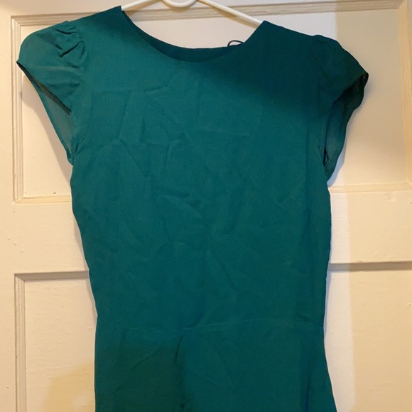 Reformation Luis Dress in Emerald - Picture 2 of 4